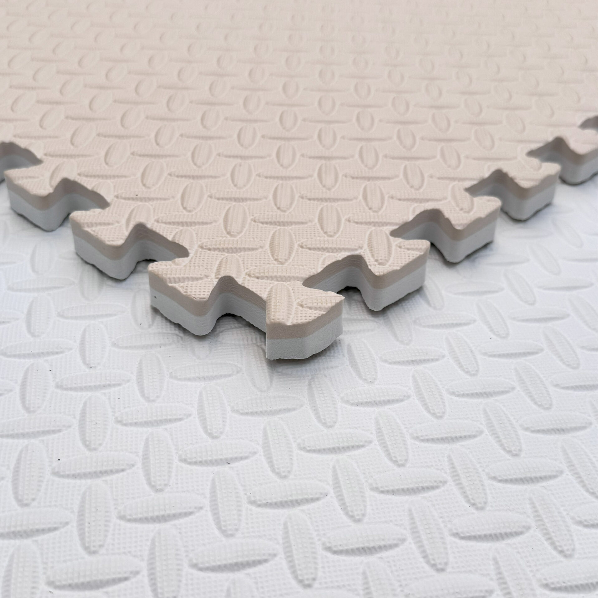 מזרן פאזל דו צדדי 100/100/2 ס"מ - בז' ולבן