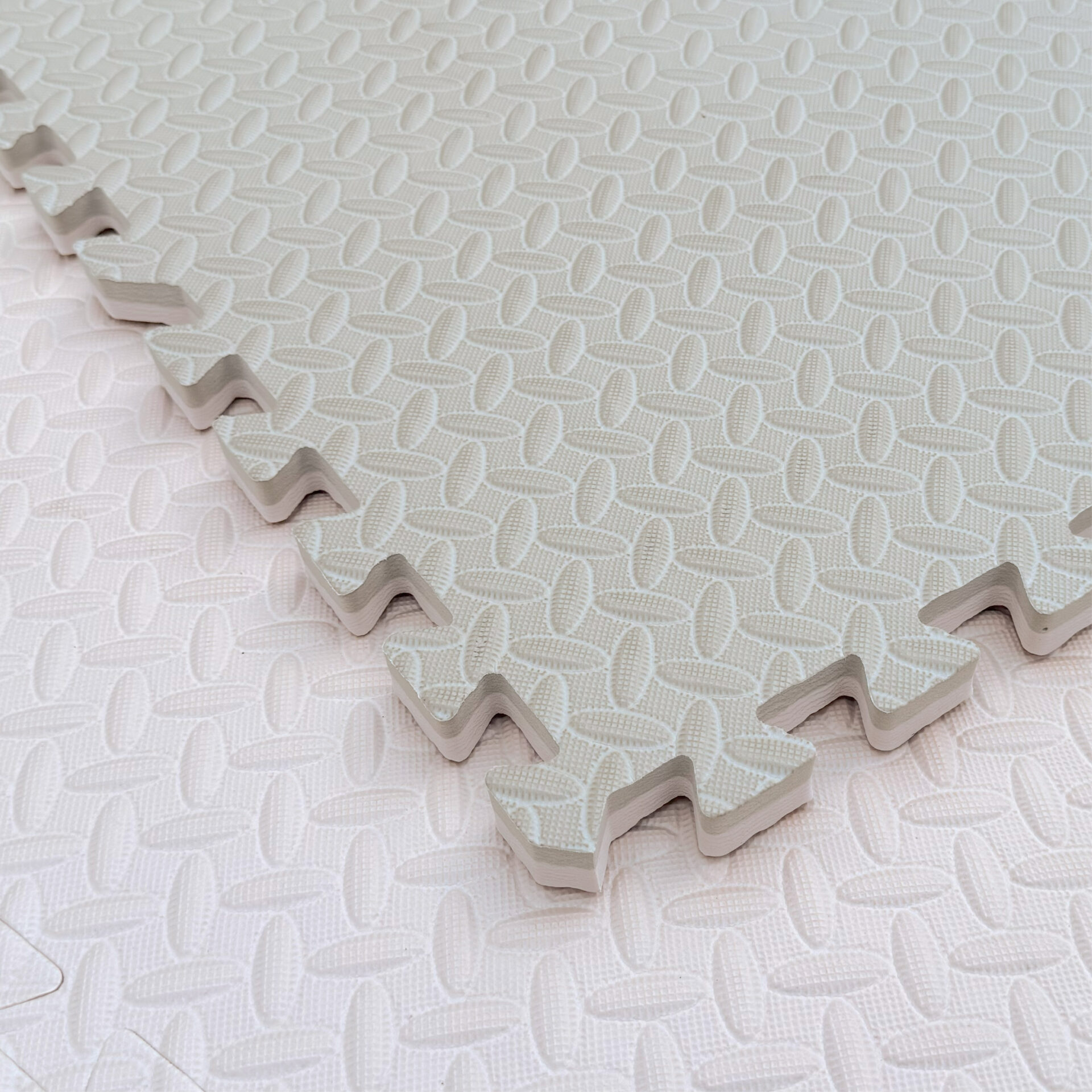 מזרן פאזל דו צדדי 60/60/2 ס"מ - בז' בהיר ובז' כהה – תמונה 4